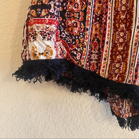 Patterned Romper With Pockets - Picture 4 of 7